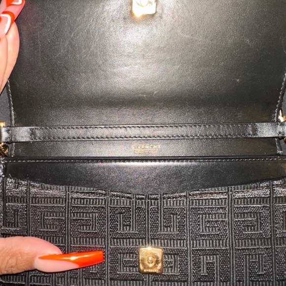Givenchy 4G Embroidered Canvas Wallet on a chain - Picture 3 of 6